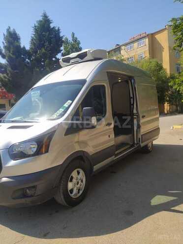 Ford Transit-4