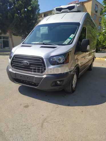 Ford Transit-1