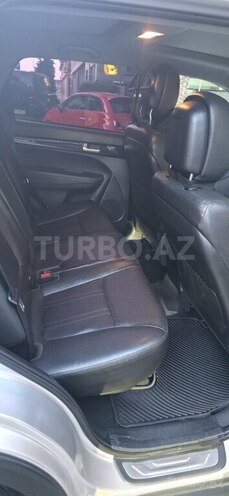 Kia Sorento-13