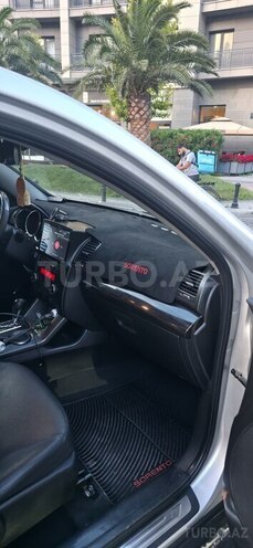 Kia Sorento-14