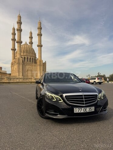 Mercedes E 220-1