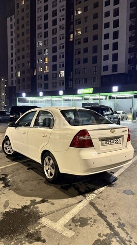 Chevrolet Aveo-5