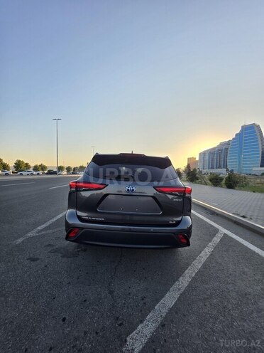 Toyota Highlander-2