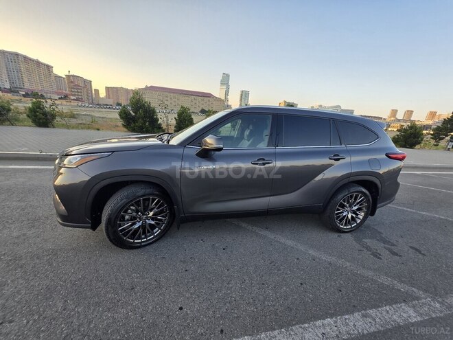 Toyota Highlander-4
