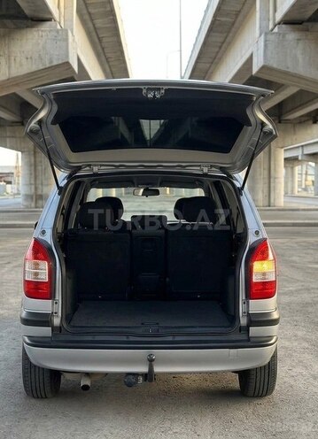 Opel Zafira-16