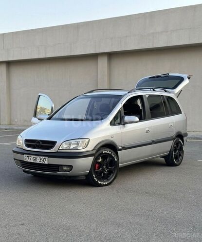 Opel Zafira-1