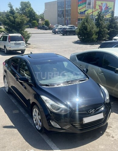 Hyundai Elantra-10