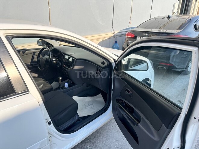 Kia Rio-11