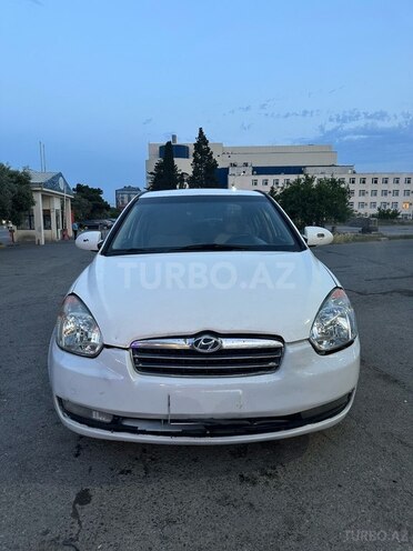 Hyundai Accent-1