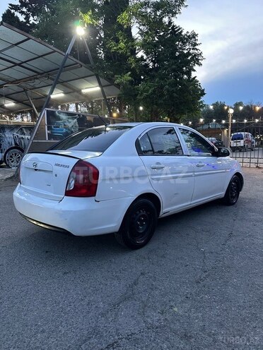 Hyundai Accent-3