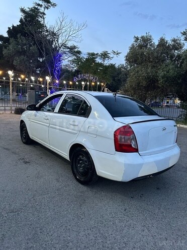 Hyundai Accent-6