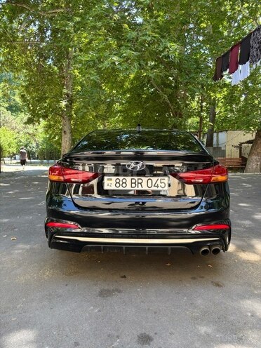 Hyundai Elantra-6