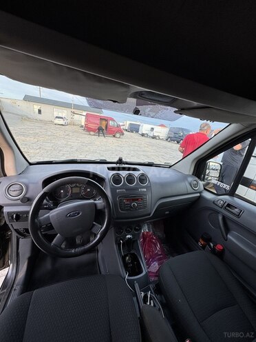 Ford Transit Connect-6