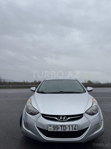 Hyundai Elantra-1