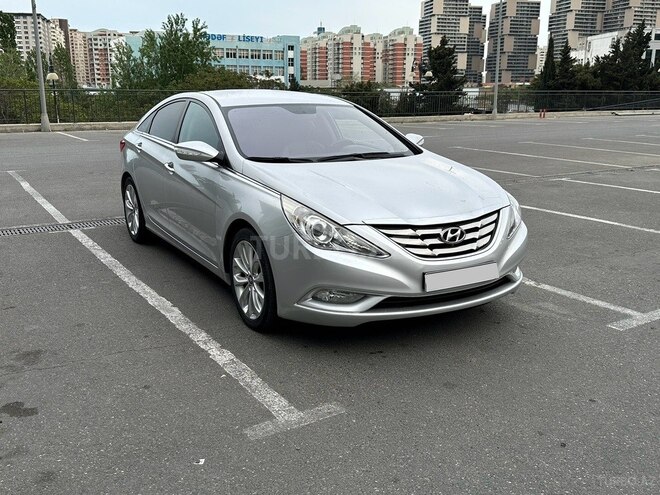 Hyundai Sonata-2
