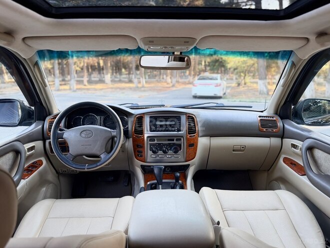 Toyota Land Cruiser-11