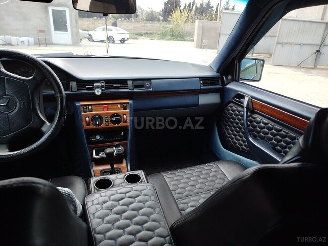 Mercedes 220 E-4