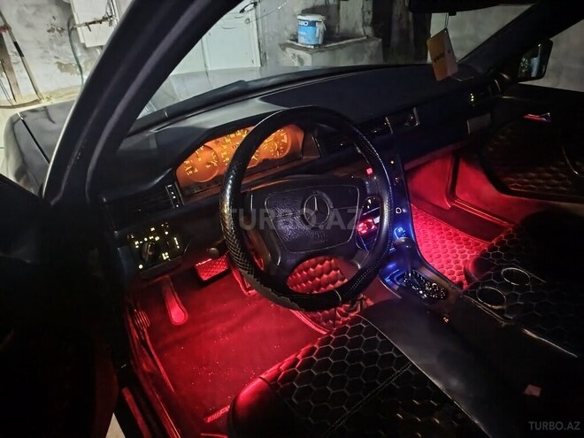 Mercedes 220 E-8