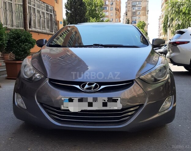 Hyundai Elantra-1