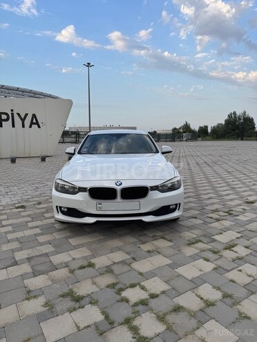 BMW 320-1