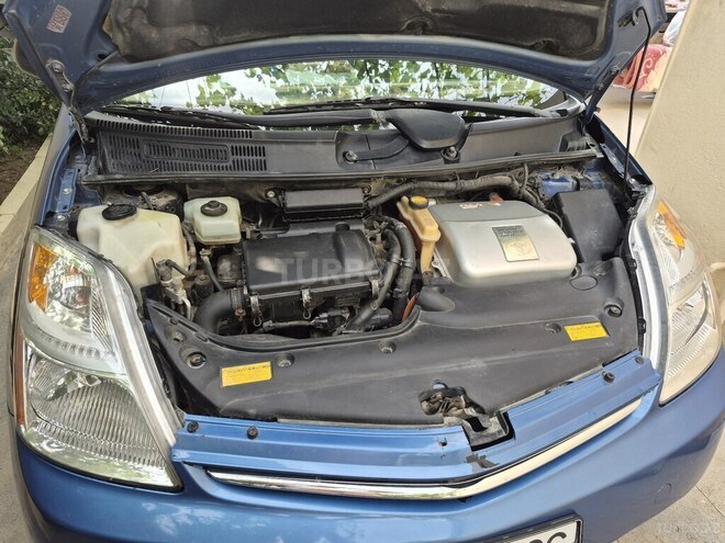 Toyota Prius-4