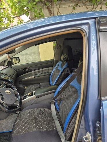 Toyota Prius-5