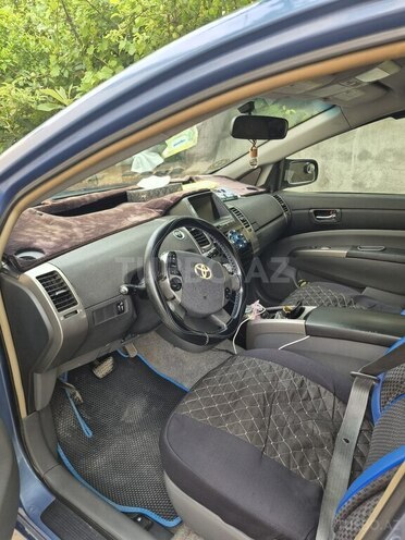 Toyota Prius-7