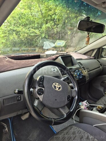 Toyota Prius-8