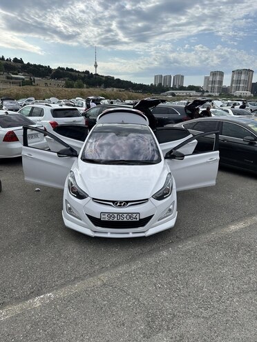 Hyundai Elantra-1