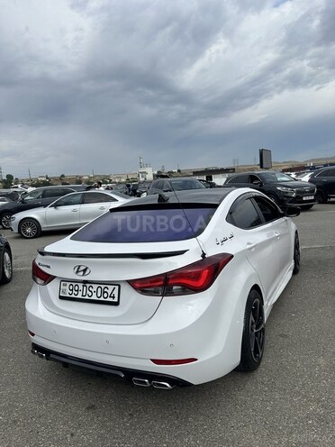 Hyundai Elantra-5