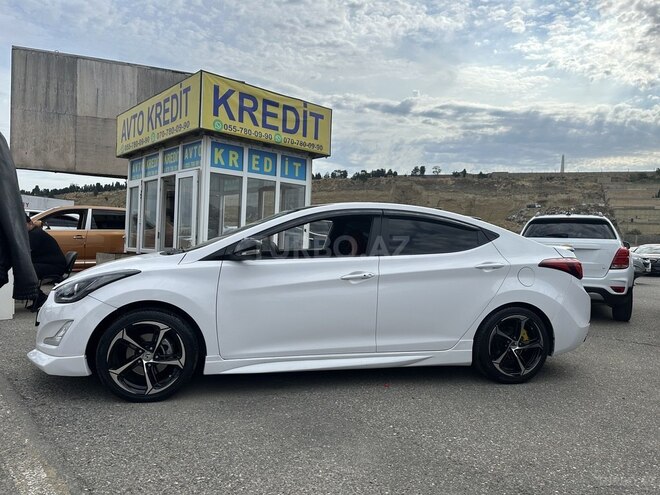 Hyundai Elantra-3