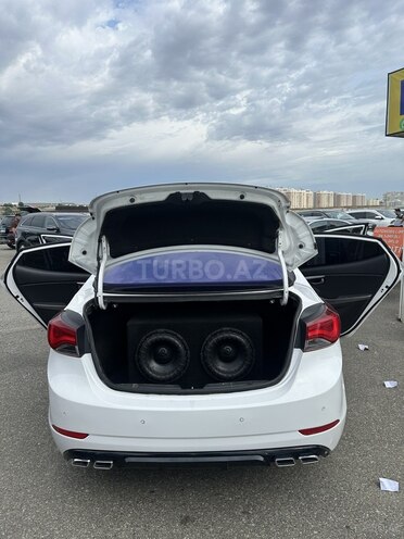 Hyundai Elantra-10