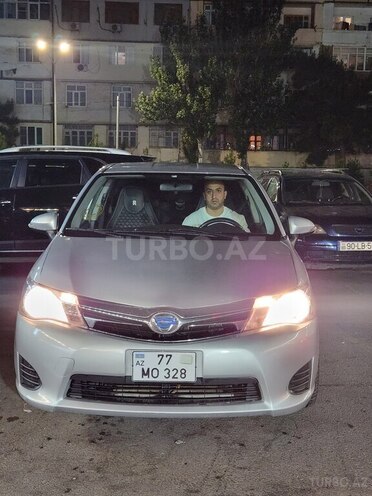 Toyota Corolla Fielder-3