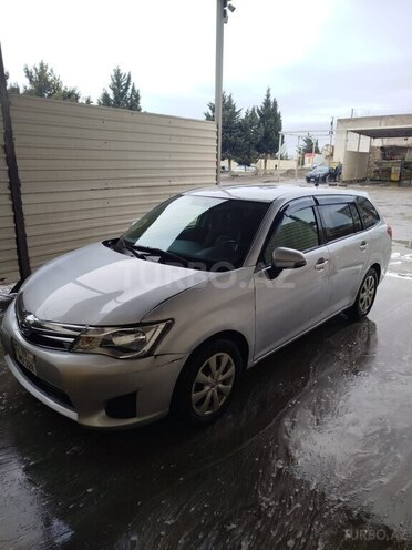 Toyota Corolla Fielder-12