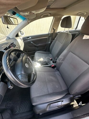 Volkswagen Jetta-5