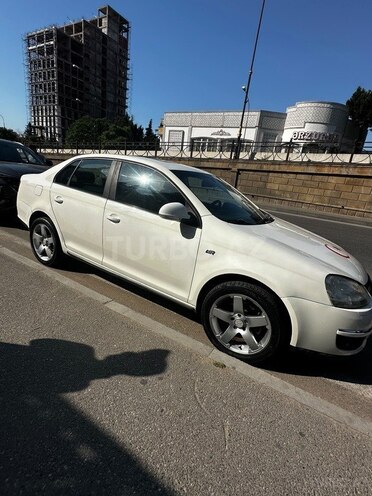 Volkswagen Jetta-2