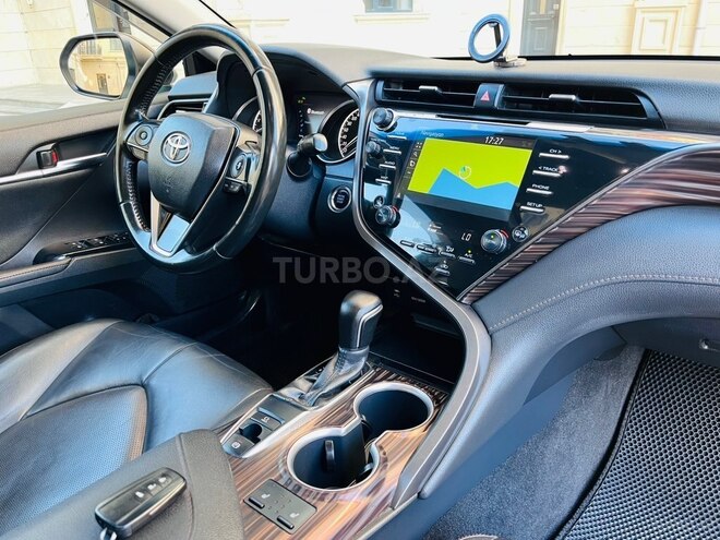 Toyota Camry-13