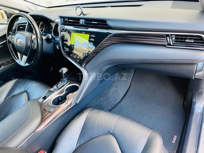 Toyota Camry-14
