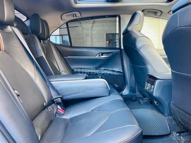 Toyota Camry-15