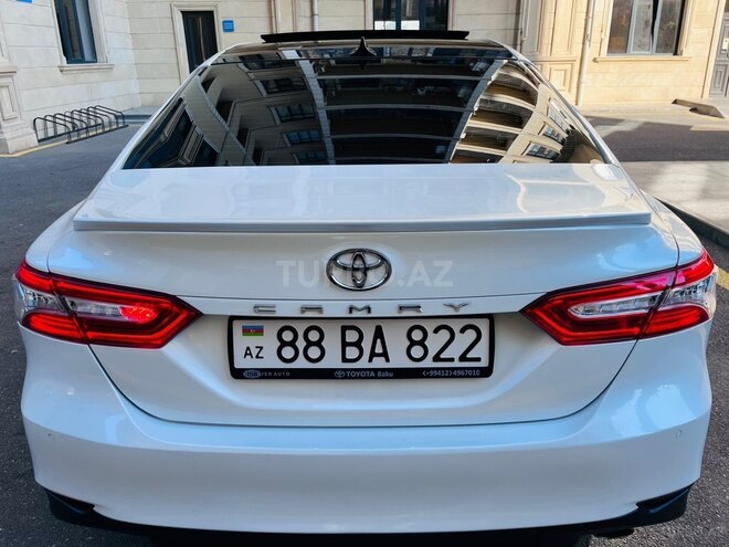 Toyota Camry-16