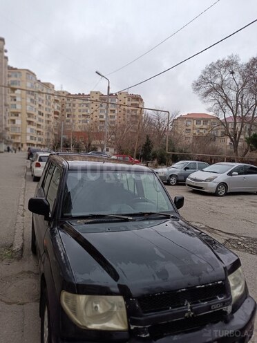 Mitsubishi Pajero io-1