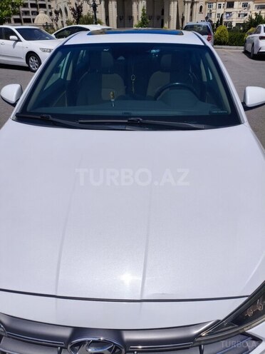 Hyundai Elantra-15
