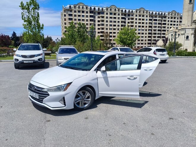 Hyundai Elantra-18