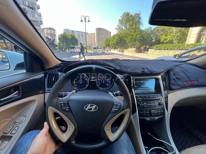 Hyundai Sonata-5