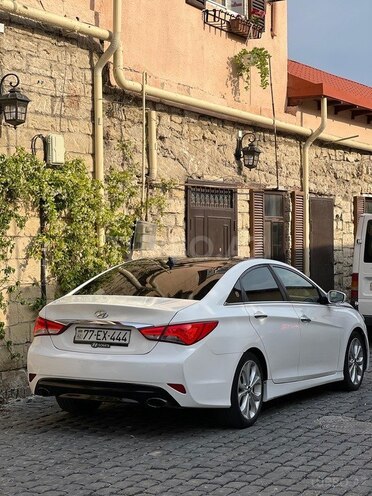Hyundai Sonata-2