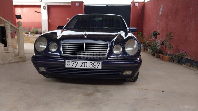 Mercedes E 200-2