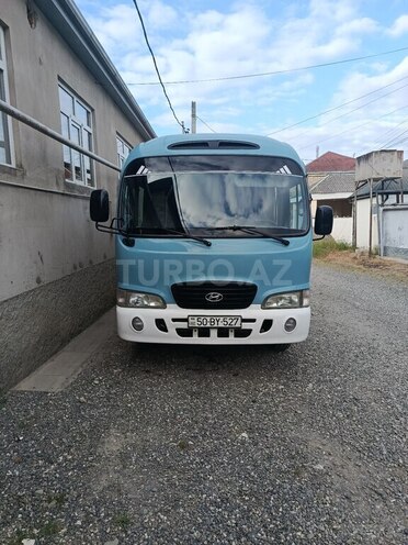 Hyundai County-1