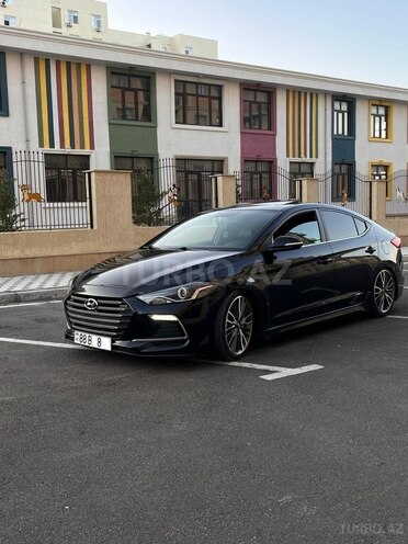 Hyundai Elantra-1