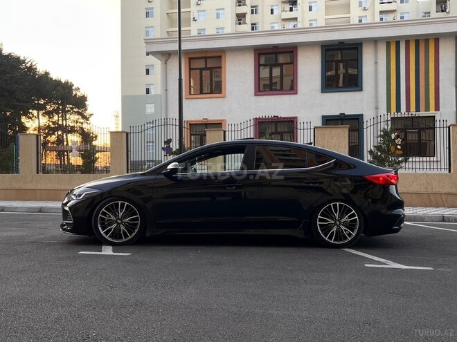 Hyundai Elantra-2