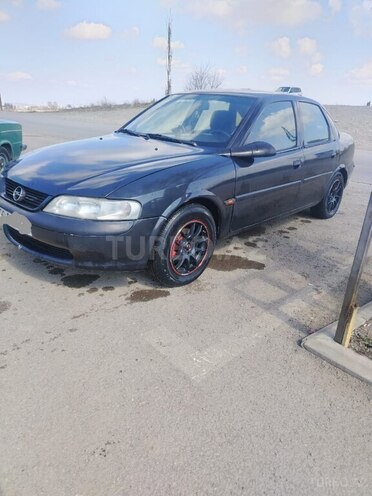Opel Vectra-4